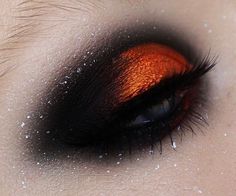 Make Up Inspiration, Makijaż Smokey Eye, Edgy Makeup, Makeup Eye Looks, Gothic Makeup, Goth Makeup, Dark Makeup, Eye Makeup Art, Black Eyeliner