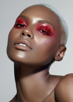 Looking to update your makeup collection? We've got you covered with the makeup winners of the 2020 TotalBeauty Awards. Fashion Editorial Makeup, Makeup Shoot, Makeup Editorial, High Fashion Makeup, Glossy Makeup, Cool Makeup Looks, Red Makeup, Editorial Shoot, Make Up Inspiration