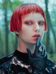 Katherine Moore by Txema Yeste for Numéro #178 November 2016 Txema Yeste, Cool Face, Artist Management, Hair Designs, Bobs Haircuts, Giorgio Armani, Fashion Makeup, Short Hair Cuts