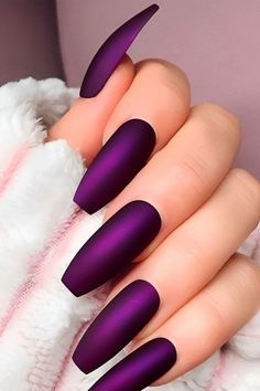 Quer Aprender a Fazer Unhas Perfeitas? Conheça o Curso Completo De Nail Designer. Entre No Link e confira. / unhas perfeitas / unhas de gel / unhas decoradas / alongamento de unhas / nail art / nail designer / curso de manicure / curso online / curso profissional Ongles Gel Violet, Dark Purple Nails, Long Nail Art, Solid Color Nails, Purple Nail Designs, Long Nail Designs, Matte Nails Design, Rose Gold Nails, Makijaż Smokey Eye