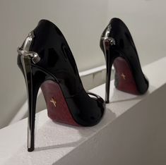 Cesar Paciotti Heels, Cesare Paciotti Heels, Old Money Heels, Louboutin Heels Aesthetic, Heels Louboutin, Shoe Hacks, Valentino Heels, Luxury Heels, Useful Items