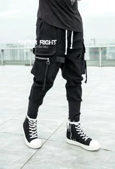 Techwear Pants, Mens Fashion Streetwear, Mens Pants Fashion, Men Fashion Casual Outfits