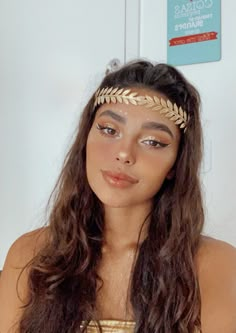 Godess Make Up Halloween, Simple Goddess Makeup, Diy Athena Costume Goddesses, Greek Goddess Makeup Ideas, Greek Goddess Hair And Makeup, Greek Goddess Makeup Look Simple, Athena Goddess Makeup Look, Body Jewelry Over Dress, Toga Party Makeup