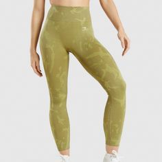 Took Off Tags And Missed Return Window. Only Tried On! I Just Prefer An Xs So Selling These Bc They’re Size Small. Gymshark Camo, Workout Partner, Ultimate Workout, Gym Workout Outfits, Gymshark Women, Gymshark Leggings, Legging Outfits, Green Leggings, Camo Leggings