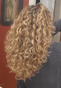 Vacation Hairstyles, Blonde Curly Hair, Hairstyles For Girls, Braid Hairstyle, Blonde Curls, Easy Hairstyle