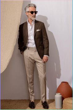 Italian Wedding Mens Outfit, Light Brown Suit Men, Wedding Guest Outfit Men, Office Old Money, Italian Costume, Linen Suits For Men, Summer Suits Men, Old Money Fashion, Men's Wedding Outfit