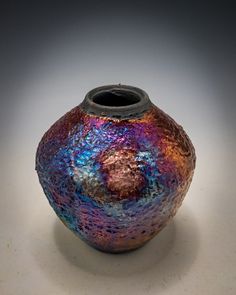 Copper luster Raku glazes on round vase Artistic Hairstyles, Raku Vase, Beads Fabric, Colored Vases, Raku Ceramics, Black Rims, Sculpture Clay, Gourds, Multi Colored