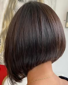 Women Pixie Cut, Angled Bobs, Stacked Bob, Short Bob Haircuts, Bob Hair, Chic Hairstyles, Undercut Hairstyles, Blonde Bobs