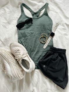 Athletic Fits Aesthetic, Athletic College Outfits, College Athlete Outfits, Running Aesthetic Outfit, Athletic Summer Outfit, Cute Running Outfits, Lulu Lemon Outfits, Running Shoes Outfit, Athletic Outfit Ideas