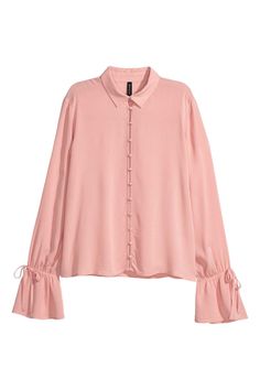 Bad Clothes, Blouse Simple, Old Fashion Dresses, Stylish Dress Book, Clothes Women, Cute Simple Outfits, Women Shirts Blouse, Pink Blouse, Covered Buttons