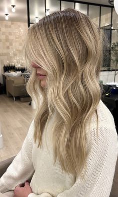 Blonde Lowlights, Blonde Actresses, Dyed Blonde Hair, Blonde Hair Inspiration, Balayage Hair Blonde