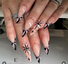 Stilettos Nails, Bedazzled Nails, Art Deco Nails, Acrylic Toe Nails, Hello Nails, Claw Nails, Edgy Nails, Goth Nails, Stiletto Nails Designs