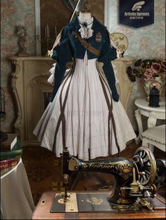 Violet Evergarden Violet, Court Skirt, Evergarden Violet, Snk Cosplay, Female Dress, Old Fashion Dresses, Violet Evergarden