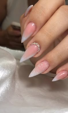 Acrylic Nails Stiletto, Classy Nail Designs, Acrylic Nails Coffin Short, Prom Nails, روتين العناية بالبشرة, Chic Nails