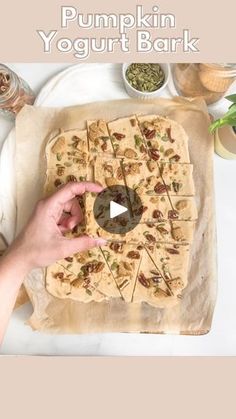 Pumpkin Spice Yogurt Bark, Pumpkin Yogurt, Cinnamon Pumpkin, Pumpkin Dishes, Yogurt Bark, Greek Yogurt Recipes, Diet Desserts, Vanilla Greek Yogurt, Bark Recipe