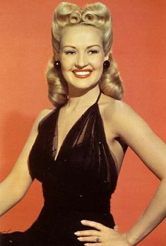 Cabelo Pin Up, Beauty Secrets Hair, Betty Grable, Face Shape Hairstyles, Pin Up Vintage