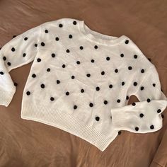 Francesca’s Pom Pom Polka Dot Sweater Size: Medium Nwt - Never Worn Excellent Condition Black Cable Knit Sweater, Leopard Sweater, Polka Dot Sweater, Cropped Knit Sweater, Fair Isle Sweater, Round Neck Sweaters, Color Block Sweater, Black Dots, Softest Sweater