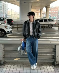 @fromtome_jun Korean Outfit Men Casual, Men Outfit For Winter, Style Leather Jacket Man, Kpop Men Outfit, Modern Outfits Men, Outfits Aesthetic Hombre, Asian Street Style Men, Asian Men Style, Guy Outfits Leather Jacket