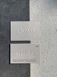 Letterpress visitekaartje met hoogdruk Gold Foil Business Cards, Embossed Business Cards, Instagram Branding Design, Modern Business Cards Design, Business Card Design Inspiration