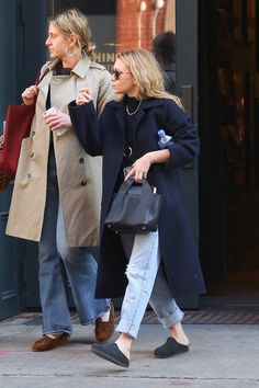 Birkenstock Outfit Fall, Boston Clogs Outfit, Clog Outfit, Olsen Twins Style