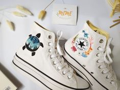 Embroidered Turtle And Sea / Custom embroidered Marine/ Blue Ocean Embroidering Flowers, Diy Converse, Floral Embroidery Designs, Embroidered Turtle, Embroidery Converse, Embroidery Sneakers, Converse Embroidery, Floral Converse, Converse 1970s