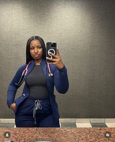 Pregnant Nurse Aesthetic, Nursing Students Outfit, Black Nursing Student Aesthetic, Cna Black Women, Black Nurses Goals, Baddie Nurse, Black Nurse Aesthetic, Nurse Bae, Nursing Jackets