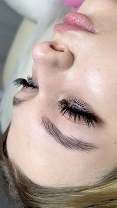 Наращивание ресниц Brow Lash, Esthetician, False Eyelashes, Eyelash Extensions, Eyelashes, Lashes, Makeup, Hair, Beauty