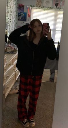 Flannel Pajama Pants Outfit, Pajama Pants Outfit Aesthetic, Red Plaid Pants Outfit, Cute Pj Outfits, Red Pajama Pants