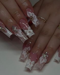 Pretty Nails Medium Length, Medium Length Nail Inspo Acrylic, Medium Quince Nails, Nail Set Inspiration, Cute Nails With Diamonds, Long Gel X Nail Ideas, Pretty Prom Nails, Extra Nail Designs, Nails For Grad