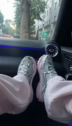 @l_ngb Clothes And Shoes Aesthetic, Nike Vomero Outfit, Nike Vomero 5 Outfit, Vomero 5 Outfit, Nike Zoom Vomero 5, Nike Vomero, Zoom Vomero 5, Vomero 5