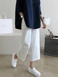 Plus Size Wide Leg Pants, Casual Linen Pants, Drape Maxi Dress, Plain Pants, Over 60 Fashion, 60 Fashion, Blouse Pants, Midi Dress Casual, Linen Style