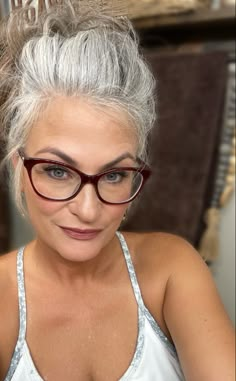 Grey Hair And Glasses, Gray Hair Pixie Cuts, Gray Hair Color, Hair Highlights And Lowlights