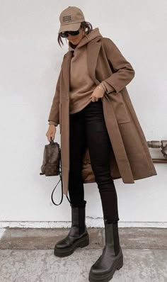 Nyc Fall Outfits, Stylish Leather Jacket, Paris Mode, Winter Outfit Inspiration, Brown Coat, Autumn Outfit, Winter Fashion Outfits