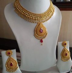 Choker Necklace Designs Gold Indian, Gold Sets Jewelry Indian Design, Indian Gold Necklace Designs, Bridal Necklace Designs, Choker Necklace Designs, New Gold Jewellery Designs, Choker Designs, Gold Jewelry Simple Necklace