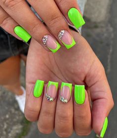 Where your brand gets the spotlight it deserves! | Pedi-CURES 💛 From 1 -10 which one did you like MOST? 💗 | Instagram Nail Designs Pictures, French Tip Nail Designs, Fancy Nails Designs, Nagel Tips, Green Nail, Short Acrylic Nails Designs