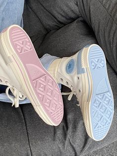 Pink And Blue Converse, Pink And Blue Outfit Aesthetic, Pastel Converse, Preppy Shoes, Pretty Shoes Sneakers, Kawaii Shoes