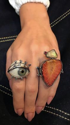 Weird Rings Aesthetic, Eye Fashion Clothes, Fashion Accessories Aesthetic, Outfit Inspo Accessories, I ♡, Weird Outfits Aesthetic, Weird Rings, Weird Accessories, Eyeball Ring