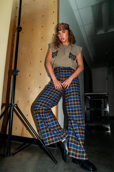 GILF Wide Leg Trousers in Blue + Brown – Dressed in Lala Free People Plaid Pants, Midsize Vintage Fashion, Orville Peck Concert Outfit, Artsy Business Casual, Grunge Work Outfit, Gender Queer Fashion, Eclectic Style Clothing, Tomboy Women, Eclectic Clothing Style