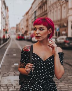 Corte Bob, Black Polka Dot Dress, Fantasy Hair, Alternative Hair, Short Hair Color, Dee Dee, Holy Grail, Cool Hair Color