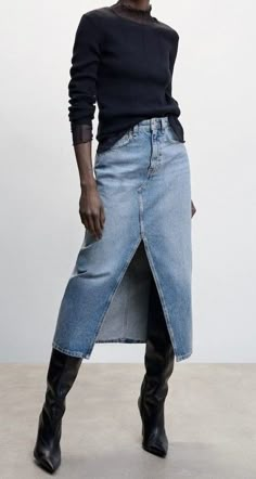 Mode Edgy, Mode Over 50, Jean Skirt Outfits, Denim Skirt Outfits, Midi Denim, Denim Skirt Women, Looks Street Style, Denim Midi Skirt