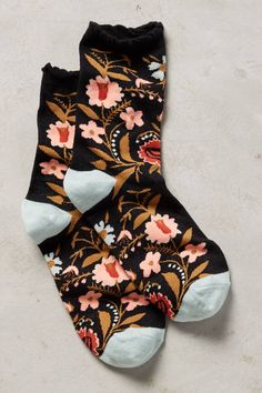 folk floral socks Floral Socks, Fun Socks, Mode Boho, Cute Socks, Happy Socks, Socks And Tights, Cool Socks, Drop Necklace, Mode Inspiration