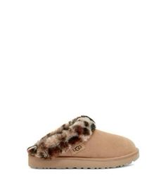 Ugg Slippers Leopard, Leopard Print Slippers, Chrismas List Ideas, Leopard Uggs, Ugg Cluggette, Shoes Uggs, Uggs Slippers, Slipper For Women, Ugg Slipper