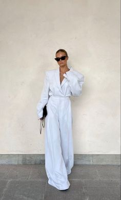 #whites #style Clean Girl Outfit, Lunch Dresses, Tik Tokers, Long Skirt Outfits, Clothing Blogs, Outfit Inspired, All White Outfit, Woman Suit Fashion, Blazer Designs