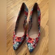 Never Worn. Kelly & Katie Women’s Floral Heels Size 8.5 Feminine High Heel Court Shoes For Spring, Katie Green, Floral Heels, Green Pink, Shoes Women Heels, Shoes Heels, Women Shoes, Heels, Floral