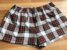 Cotton Shorts For Pajama Party, Cotton Pajama Shorts For Bedtime, Casual Bedtime Shorts, Plaid Pajama Shorts With Elastic Waistband, Casual Cotton Pajama Shorts For Overnight, Summer Pajama Shorts For Overnight, Cotton Shorts For Bedtime, Summer Overnight Pajama Shorts, Cotton Bedtime Shorts