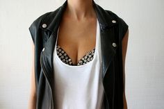 Like my fave summer outfit, only bigger spikes and a leather vest instead of a jacket. LOVE this. Bra Outfits, Studded Bra, Diy Bra, Rock Style, Grunge Outfits, Fashion Addict, White Shirt, Tank Top Fashion, Style Me