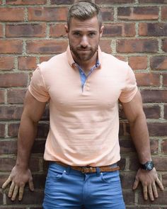 Muscular Men, Egg Rolls, Mens Casual Outfits, Good Looking Men, Bearded Men, Haircuts For Men, Mens Clothing Styles, A Man, Casual Fashion