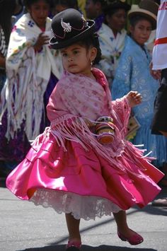 Kid Pics, Chili Chili, Ethnic Beauty, We Are The World, Cultural Diversity, Ethnic Dress, Modern Kids, People Of The World, World Cultures