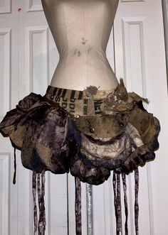 Strange Fashion Design, Weird Core Outfits, Gore Fashion, Eco Punk, Design Textile, Fashion Project, Fashion Inspiration Design