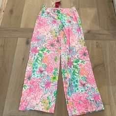 New Lilly Pulitzer Pants Pink Wide Leg Pants With Elastic Waistband For Loungewear, Pink Straight Pants For Loungewear, Pink Wide-leg Loungewear Bottoms, Pink Wide-leg Pants For Loungewear, Pink Elastic Waistband Pants For Loungewear, Casual Pink Beach Pants, Casual Pink Pants For Beach, Pink Wide Leg Pants For Beach, Pink Wide Leg Pants For Spring Loungewear